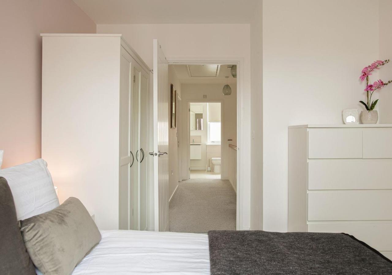 첼튼엄 Stunning 2 Bed With Private Patio And Free Parking 빌라 외부 사진