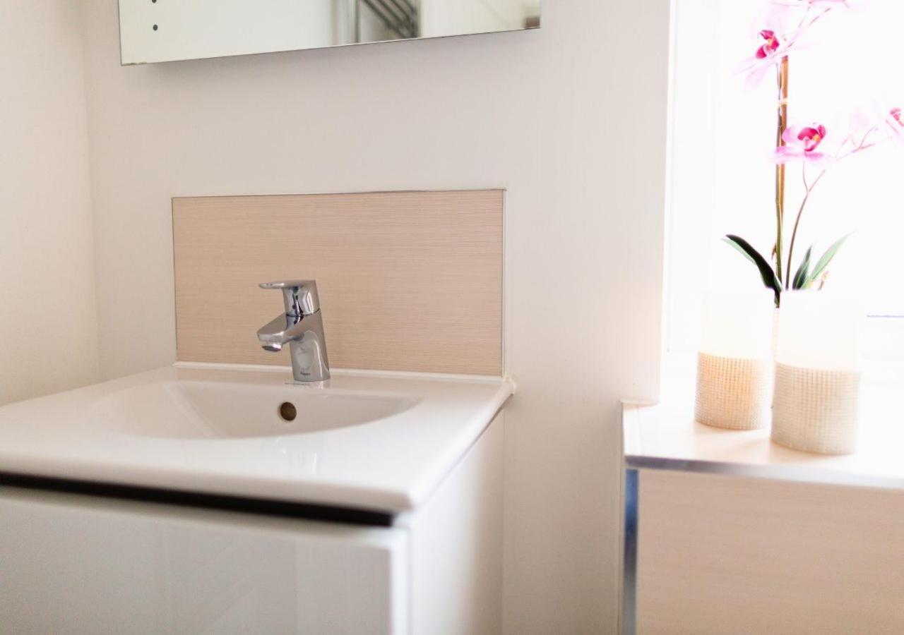 첼튼엄 Stunning 2 Bed With Private Patio And Free Parking 빌라 외부 사진